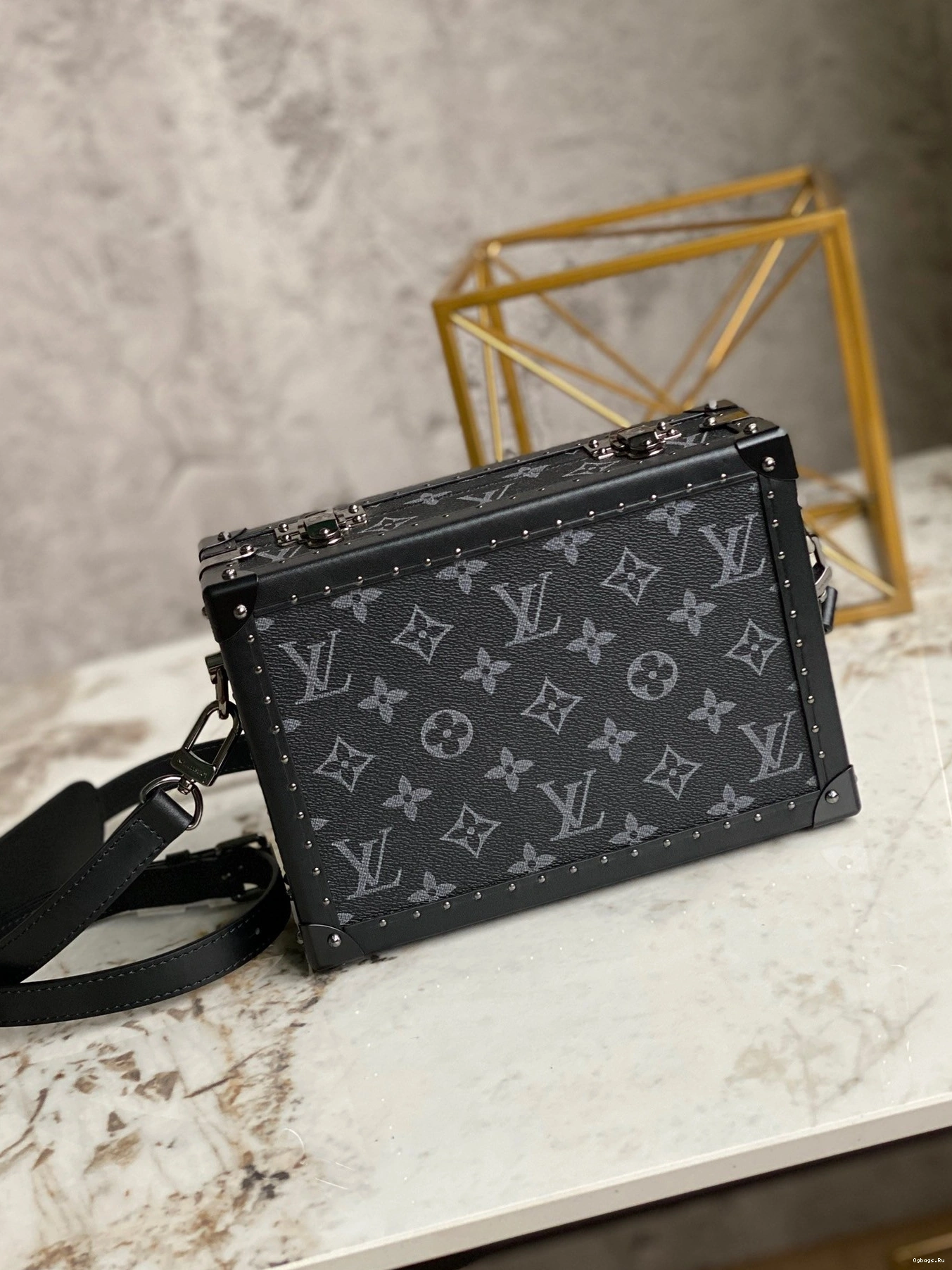 VUITTON CHANELUTCH LOUIS BOX 0121
